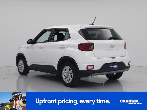 White 2025 Hyundai VENUE SE