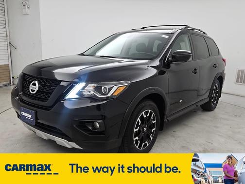2020 Nissan Pathfinder SL
