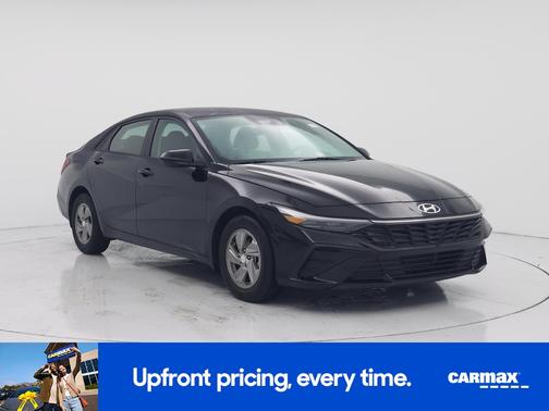 Black 2025 Hyundai ELANTRA SE