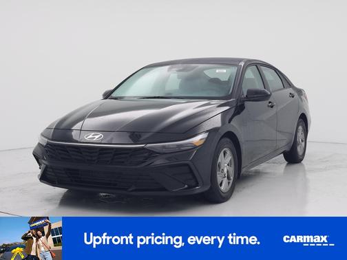 Black 2025 Hyundai ELANTRA SE