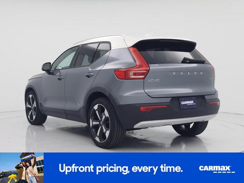 2019 Volvo XC40 T5 Momentum