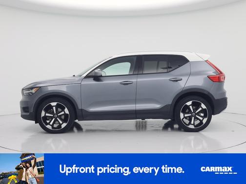 2019 Volvo XC40 T5 Momentum