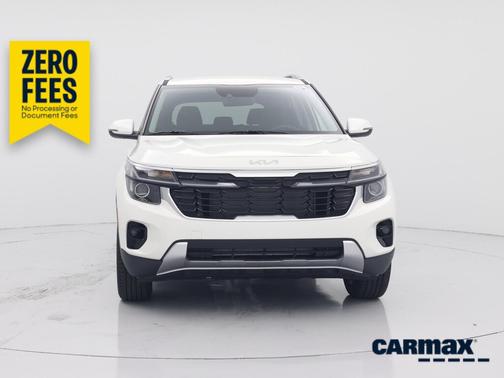 White 2026 Kia Seltos S