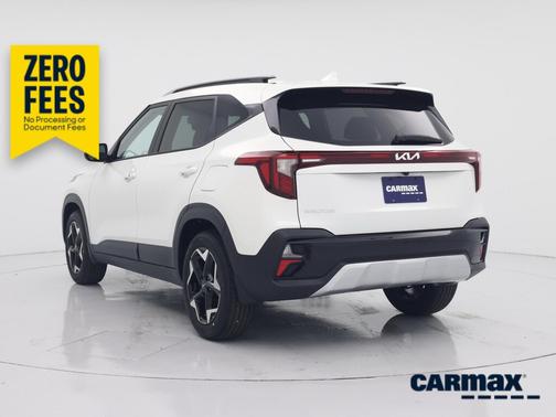 White 2026 Kia Seltos S