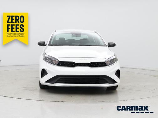 White 2023 Kia Forte LXS