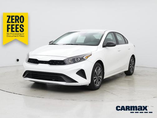 White 2023 Kia Forte LXS