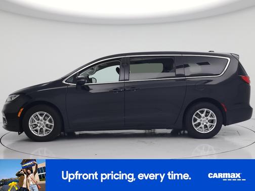 Black 2023 Chrysler Pacifica Touring L