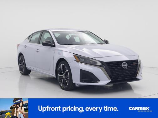 White 2023 Nissan Altima SR