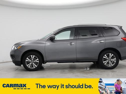 2020 Nissan Pathfinder SV