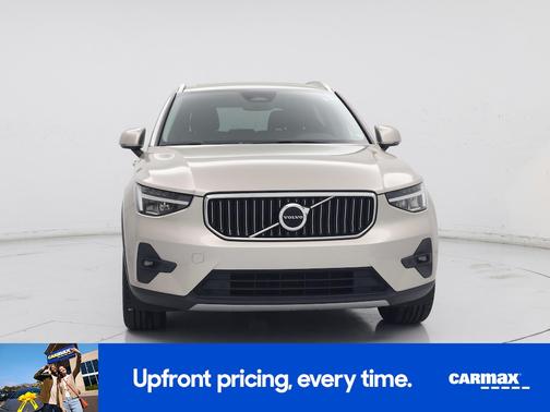Gold 2023 Volvo XC40 B5 Plus Bright Theme