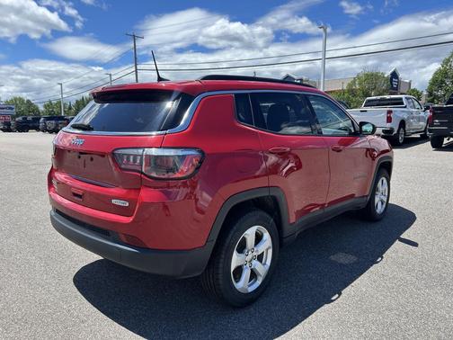 Red 2019 Jeep Compass Latitude