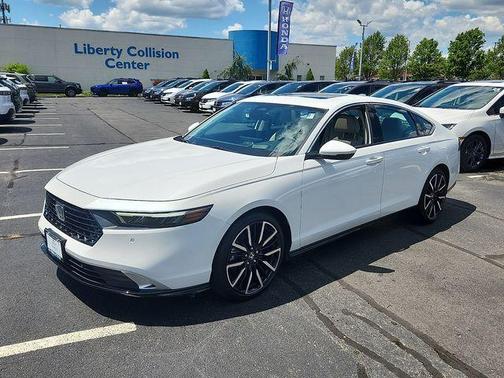 Platinum White Pearl 2023 Honda Accord Hybrid Touring