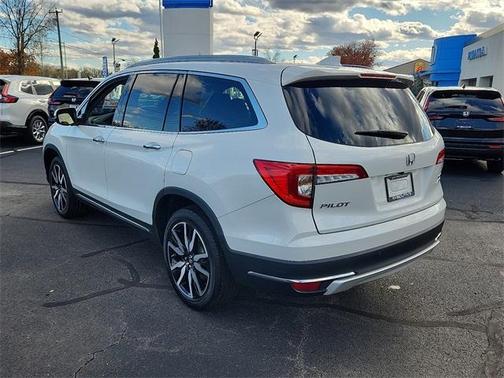 2022 Honda Pilot Touring 7-Passenger