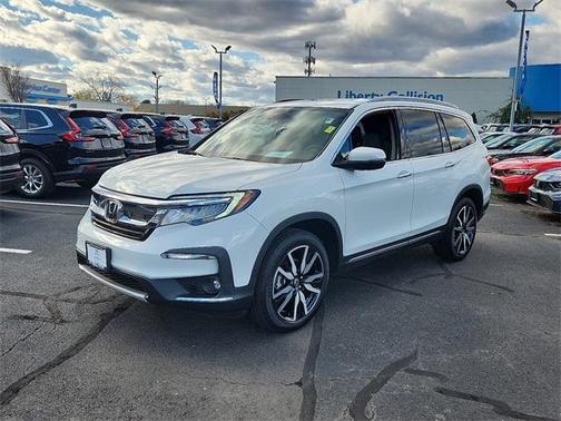 2022 Honda Pilot Touring 7-Passenger
