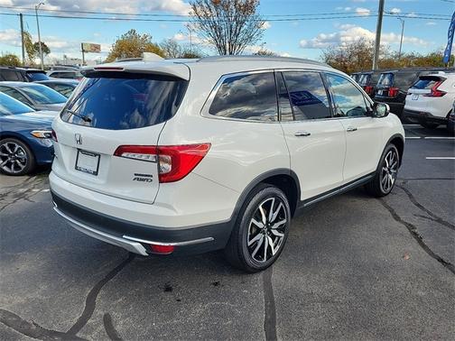 2022 Honda Pilot Touring 7-Passenger