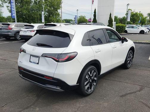 White 2027 Honda HR-V EX-L