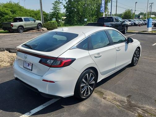 White 2024 Honda Civic EX-L