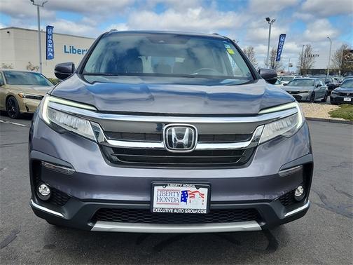 2022 Honda Pilot Touring 8-Passenger