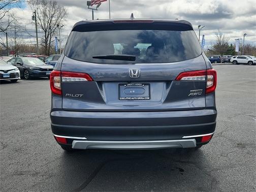 2022 Honda Pilot Touring 8-Passenger