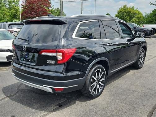 2022 Honda Pilot Touring 8-Passenger