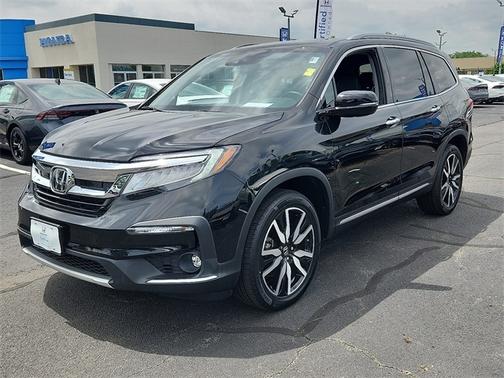 2022 Honda Pilot Touring 8-Passenger