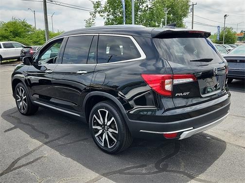 2022 Honda Pilot Touring 8-Passenger