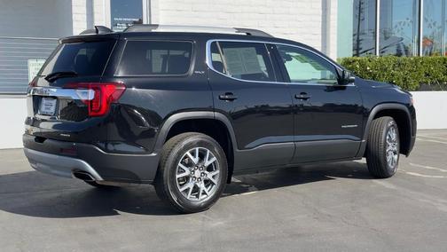 2023 GMC Acadia AWD SLT