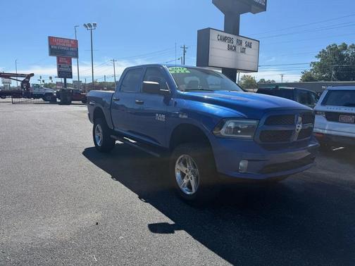 Brilliant Black Crystal Pearlcoat 2017 RAM 1500 Express