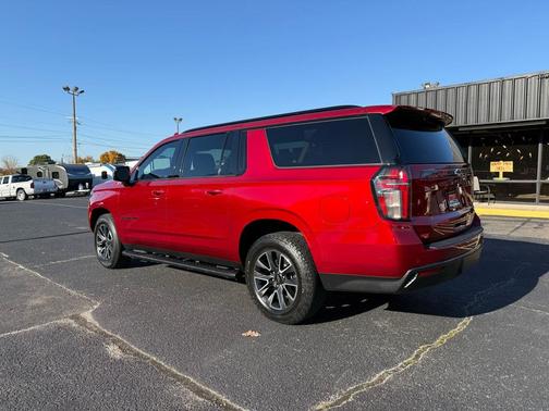 2022 Chevrolet Suburban 4WD Z71