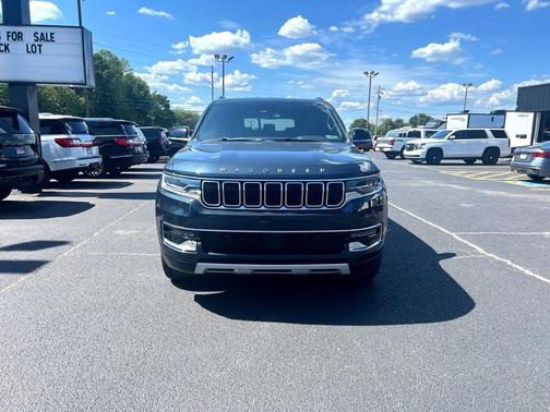 2023 Jeep Wagoneer L Series II 4x2