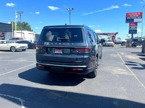 2023 Jeep Wagoneer L Series II 4x2
