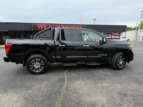 Super Black 2021 Nissan Titan SV