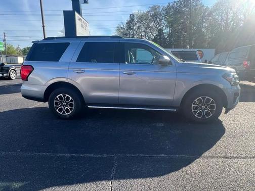 Iconic Silver Metallic 2023 Ford Expedition XLT