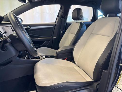 2021 Volkswagen Jetta 1.4T R-Line