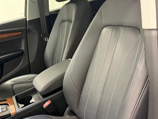2023 Audi Q5 45 S line quattro Premium