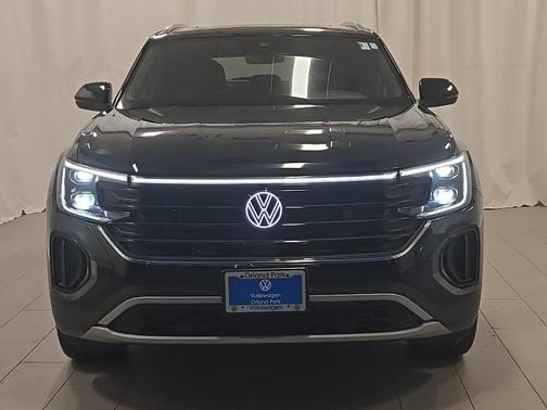 2023 Volkswagen Atlas Cross Sport 2.0T SE