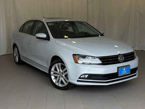White Silver Metallic 2017 Volkswagen Jetta 1.8T SEL