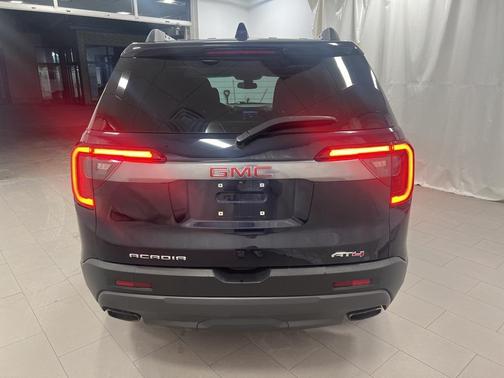 2021 GMC Acadia AT4