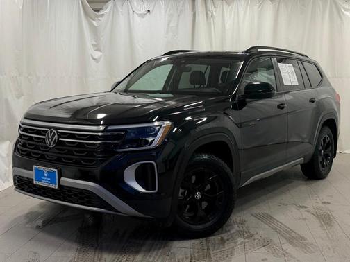 2024 Volkswagen Atlas 2.0T Peak Edition SEL