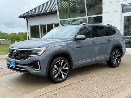 2025 Volkswagen Atlas 2.0T SEL Premium R-Line