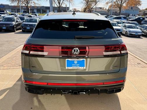 2026 Volkswagen Atlas Cross Sport 2.0T SEL R-Line Black