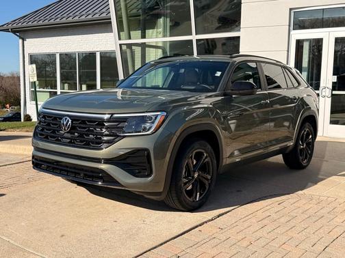 2026 Volkswagen Atlas Cross Sport 2.0T SEL R-Line Black