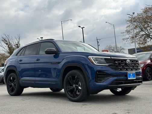 2025 Volkswagen Atlas Cross Sport 2.0T SEL R-Line Black