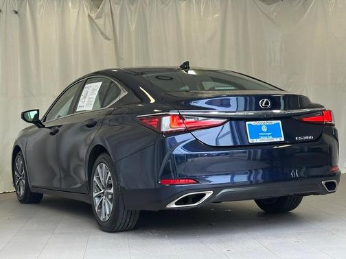 2022 Lexus ES 350 Base