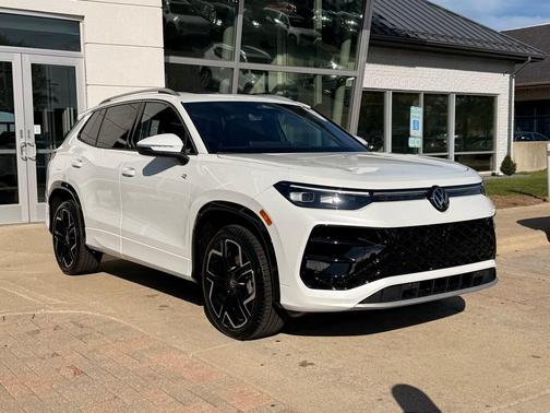 2026 Volkswagen Tiguan 2.0T SEL R-Line