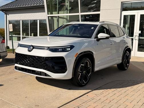 2026 Volkswagen Tiguan 2.0T SEL R-Line