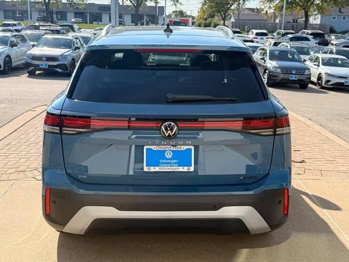 2025 Volkswagen Tiguan 2.0T SE