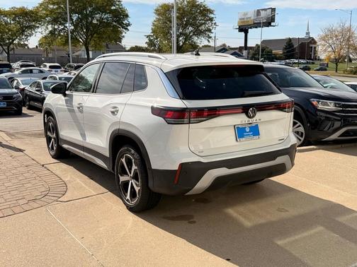 2025 Volkswagen Tiguan 2.0T SE