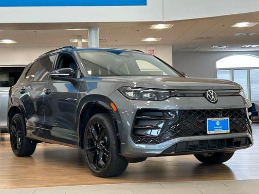 2025 Volkswagen Tiguan 2.0T SE R-Line Black