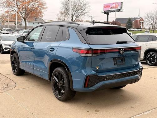 2025 Volkswagen Tiguan 2.0T SE R-Line Black